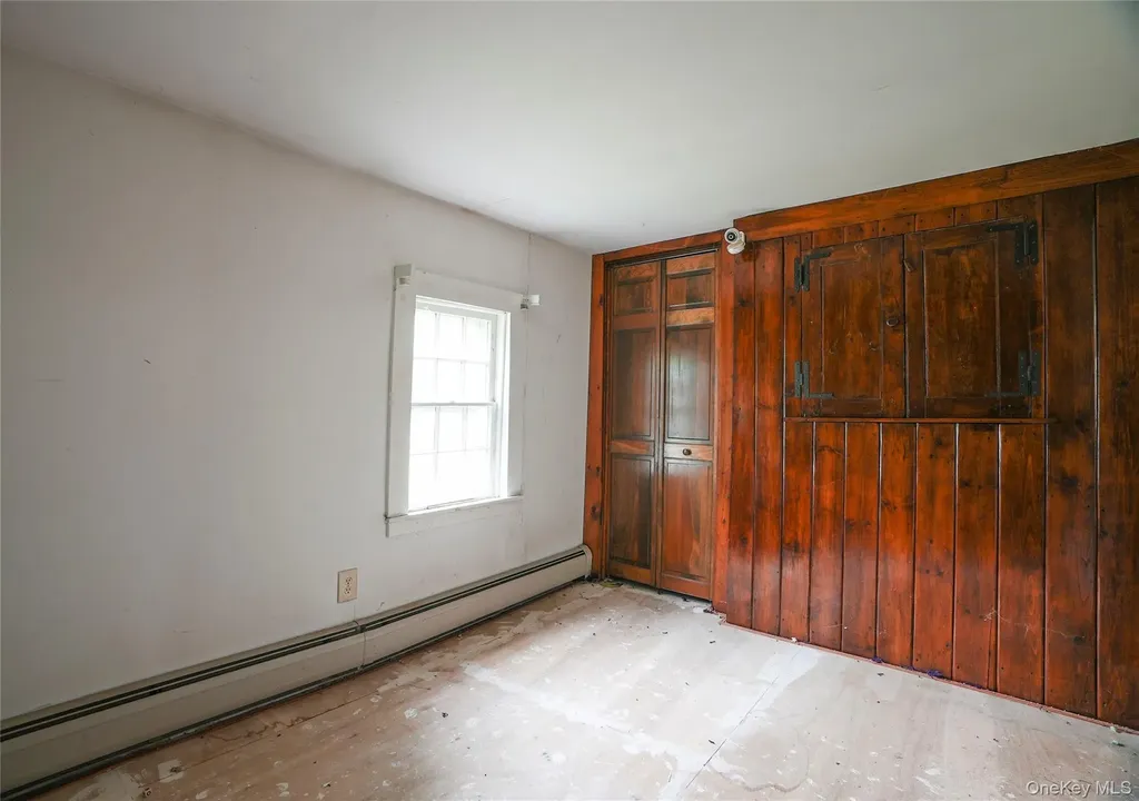 559 N Quaker Lane Hyde Park NY 12538