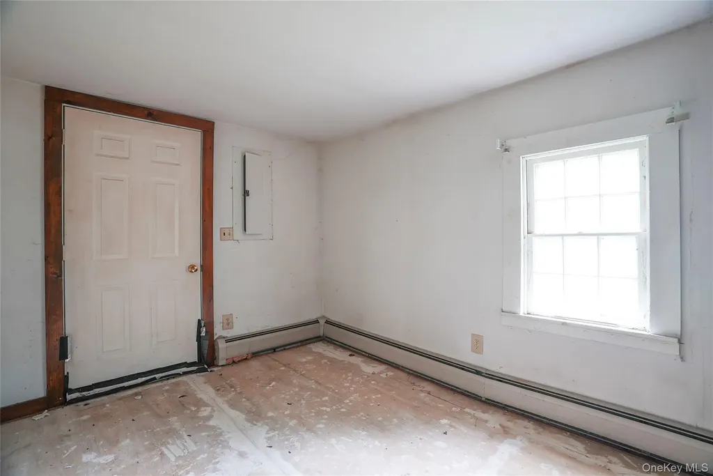 559 N Quaker Lane Hyde Park NY 12538