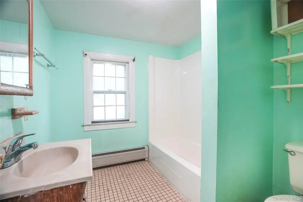 559 N Quaker Lane Hyde Park NY 12538