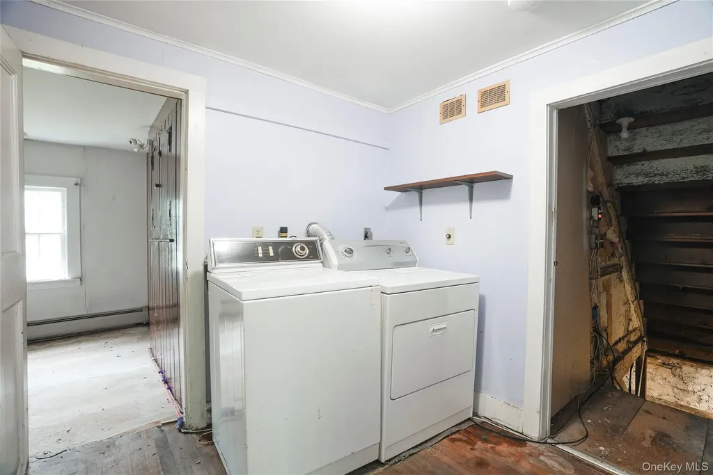 559 N Quaker Lane Hyde Park NY 12538