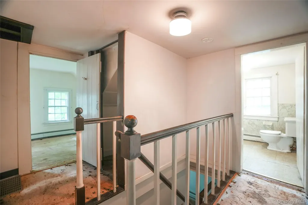 559 N Quaker Lane Hyde Park NY 12538