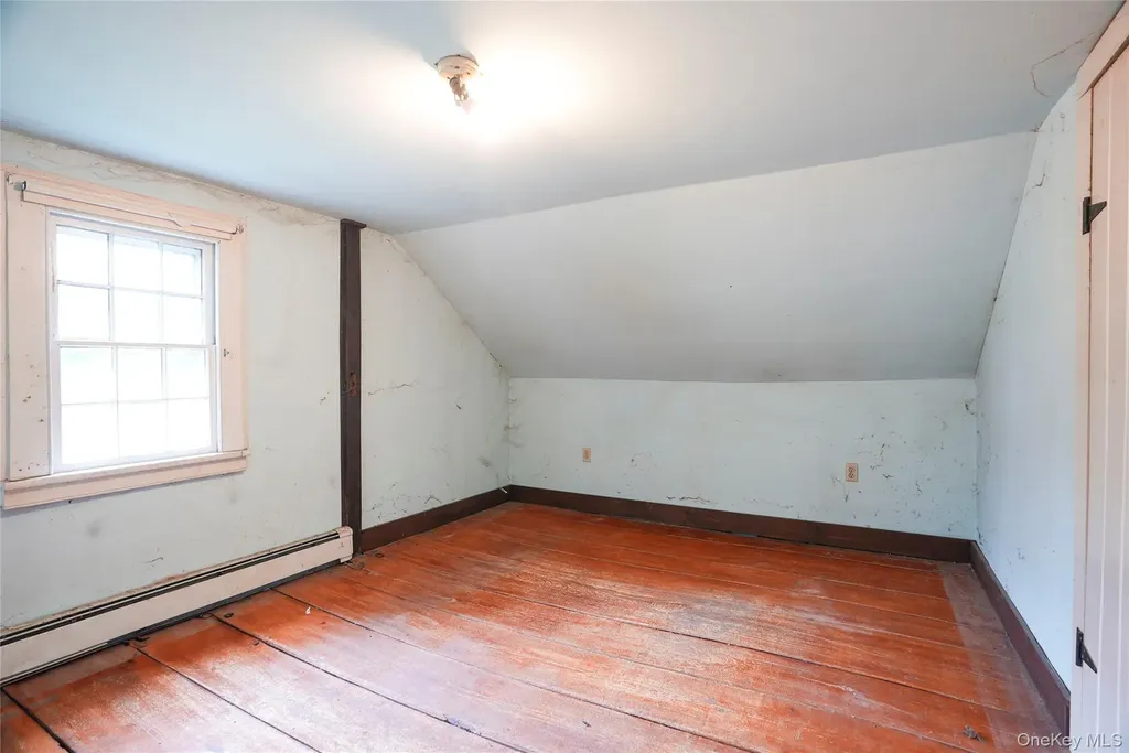 559 N Quaker Lane Hyde Park NY 12538