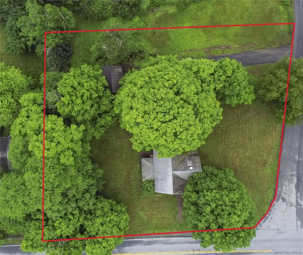559 N Quaker Lane Hyde Park NY 12538