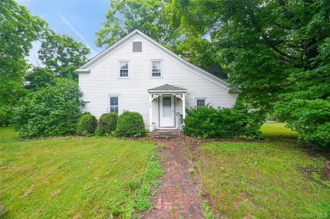 559 N Quaker Lane Hyde Park NY 12538