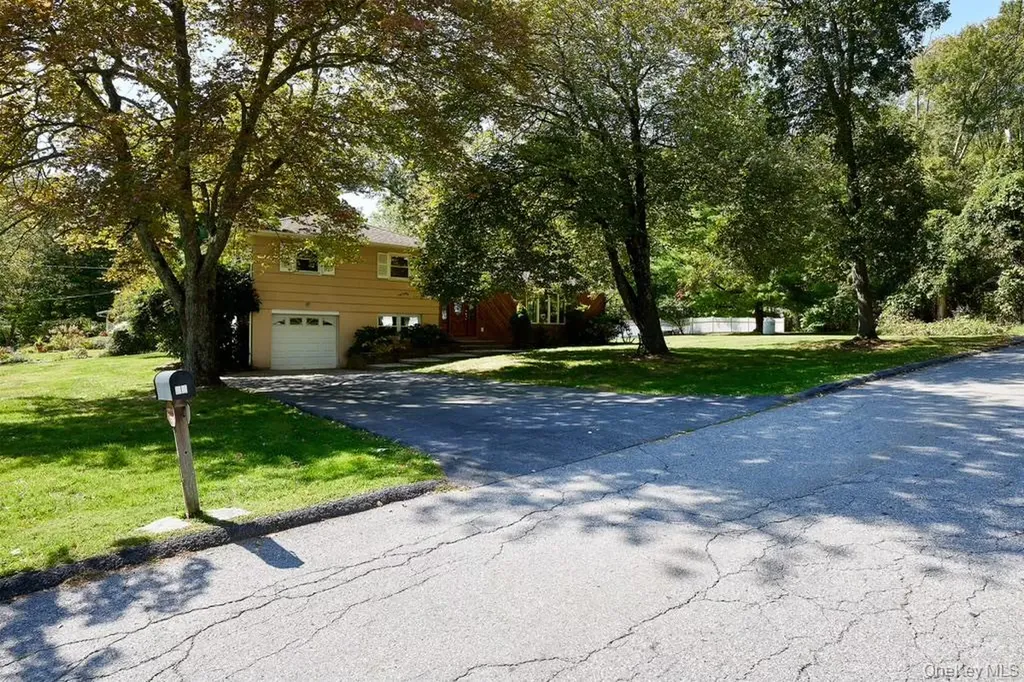 55 Pigott Road Mahopac NY 10541