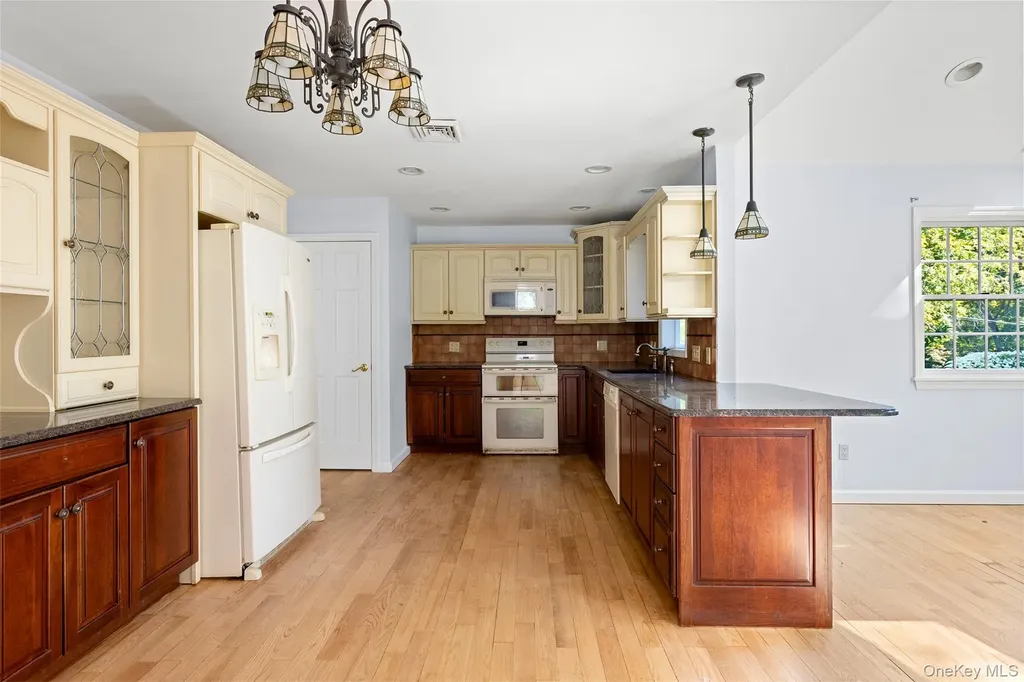 55 Pigott Road Mahopac NY 10541