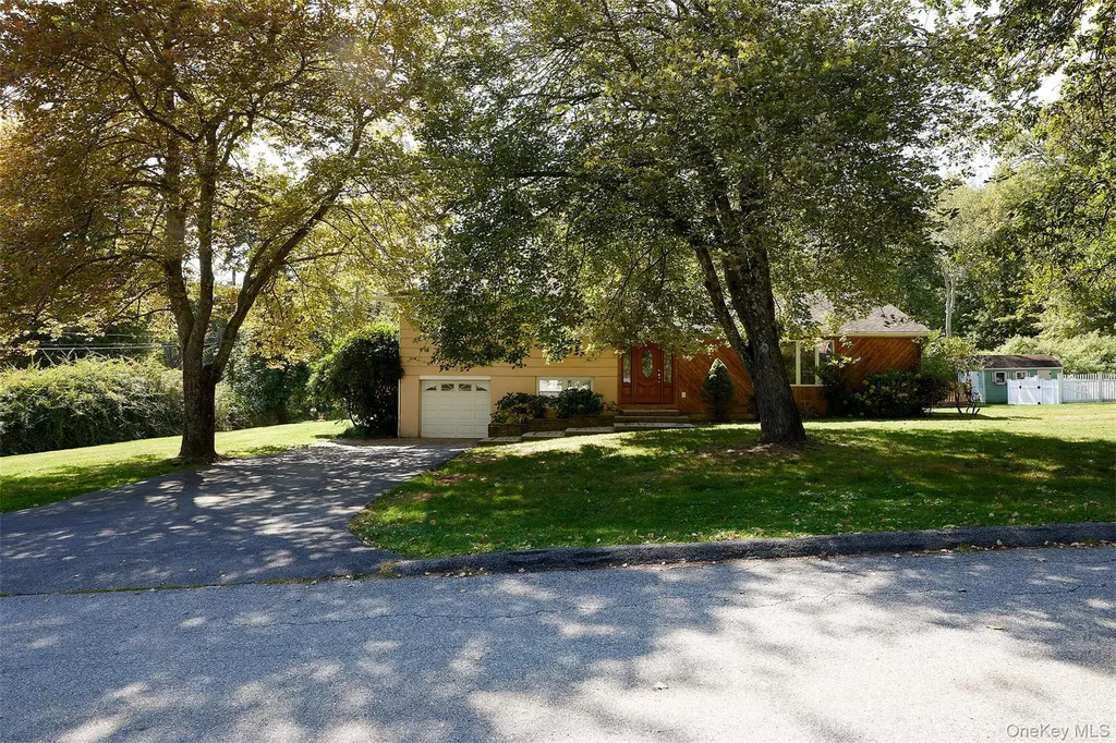 55 Pigott Road Mahopac NY 10541