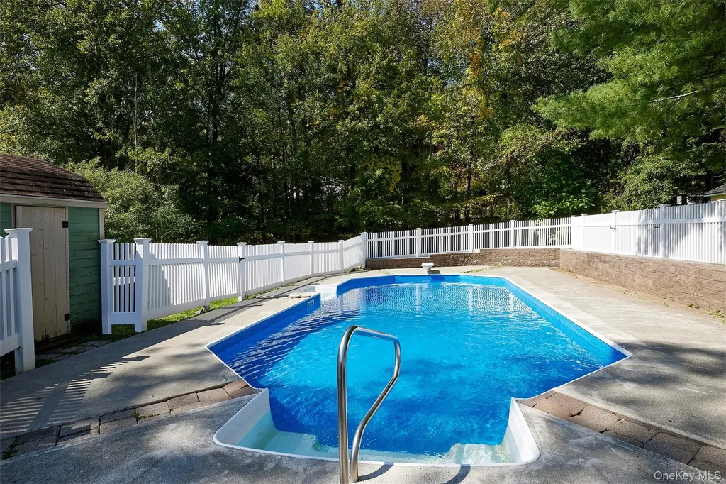 55 Pigott Road Mahopac NY 10541