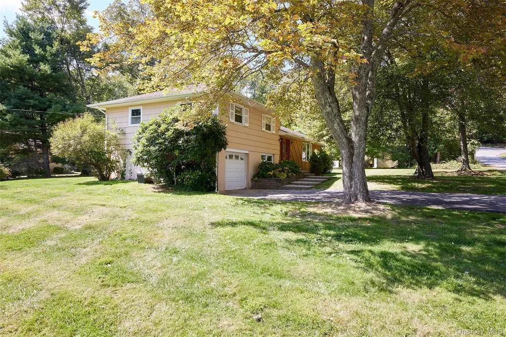 55 Pigott Road Mahopac NY 10541