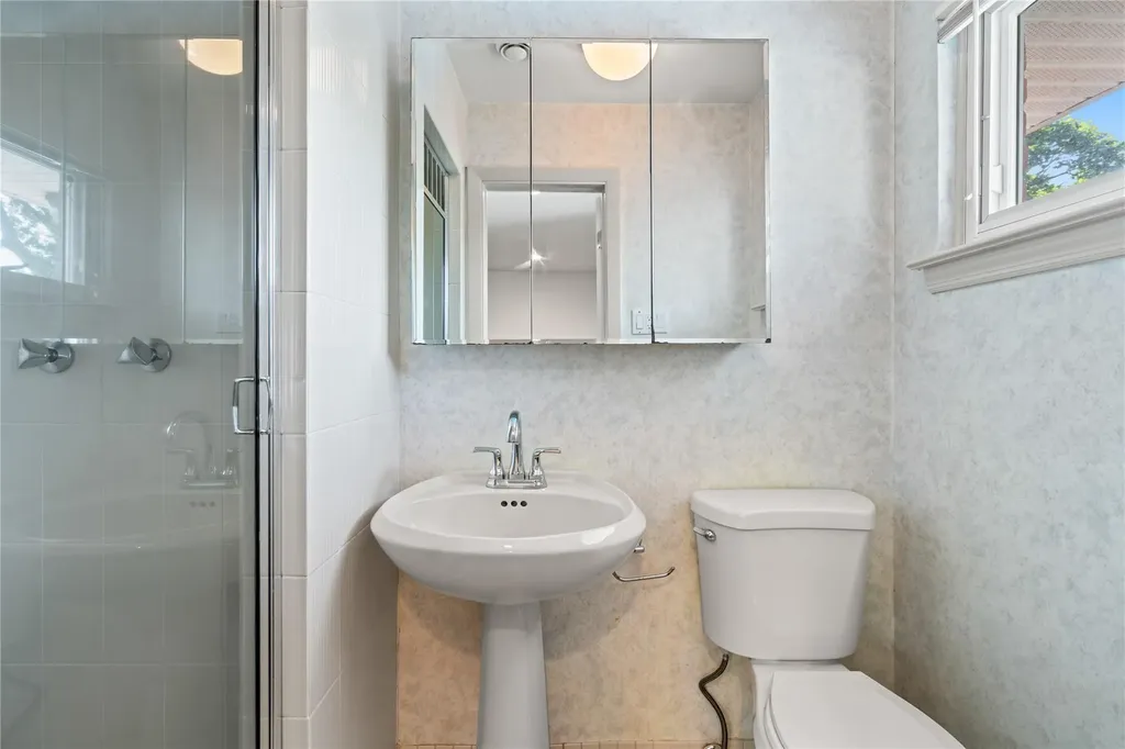128 Seaman Road Jericho NY 11753