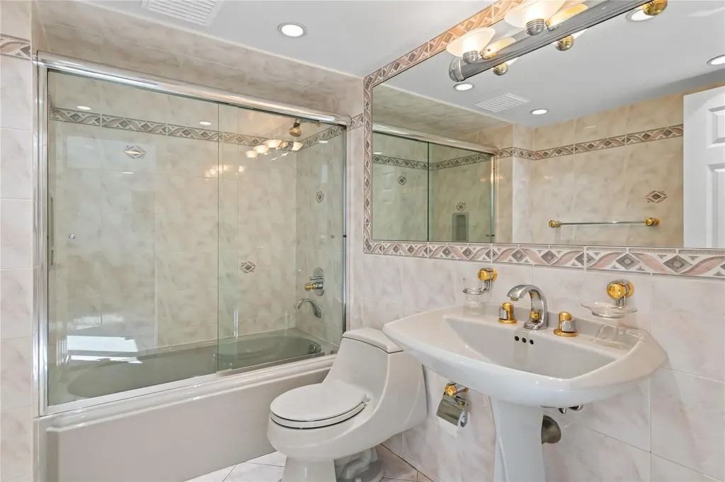 128 Seaman Road Jericho NY 11753