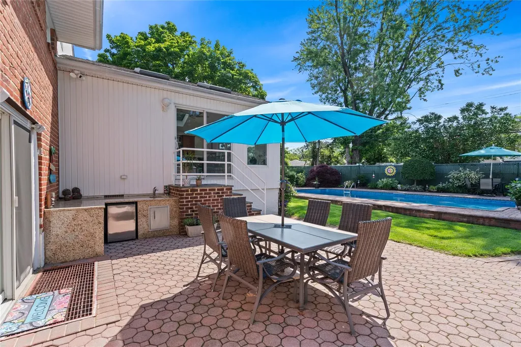 128 Seaman Road Jericho NY 11753