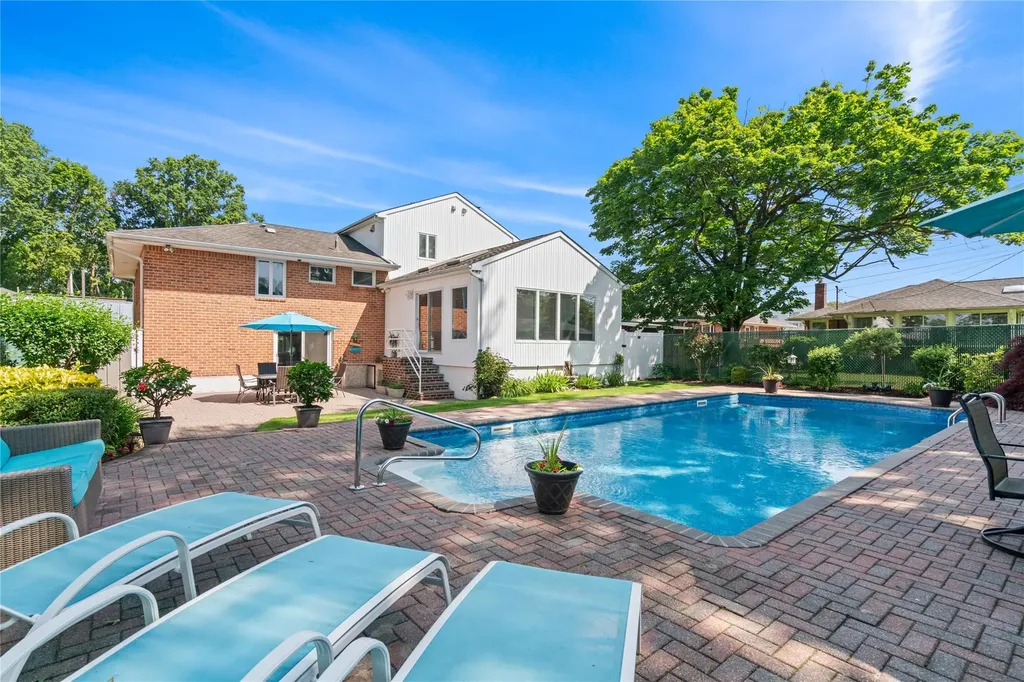 128 Seaman Road Jericho NY 11753