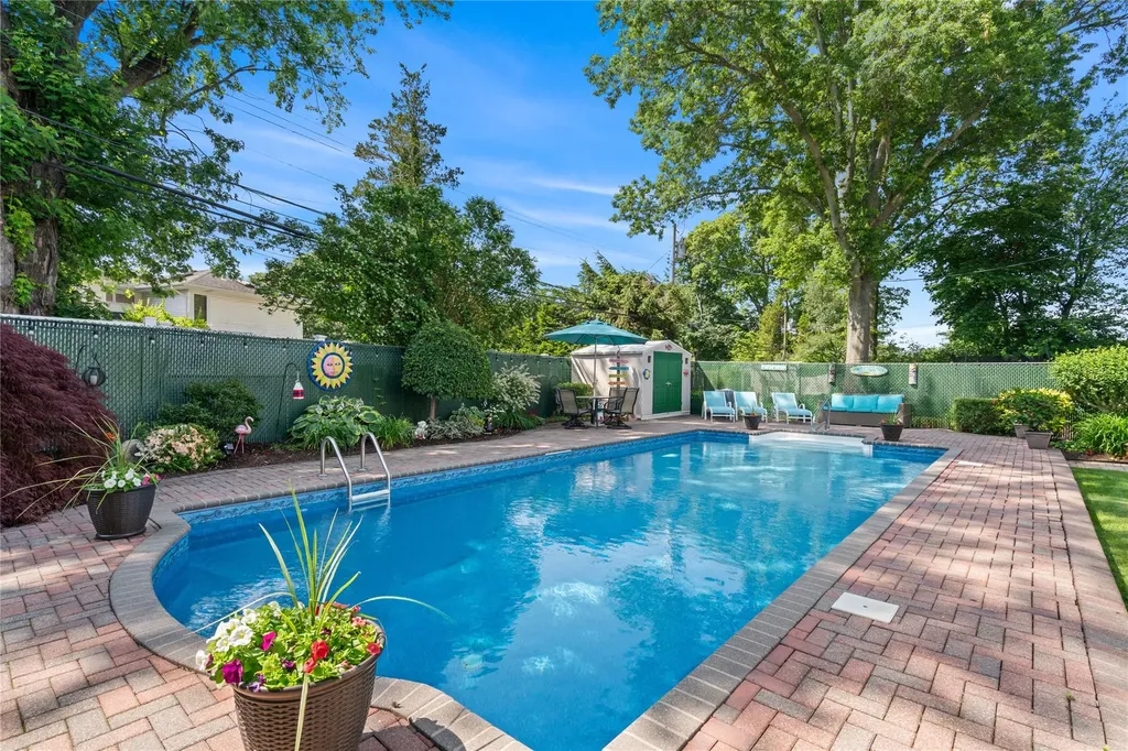 128 Seaman Road Jericho NY 11753