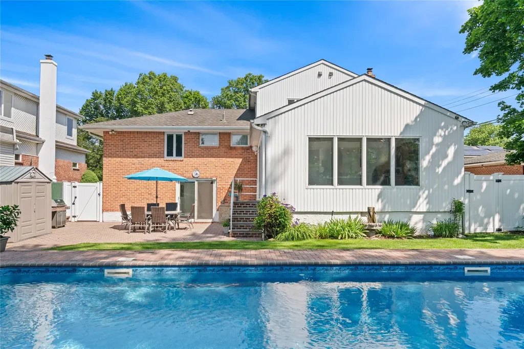 128 Seaman Road Jericho NY 11753
