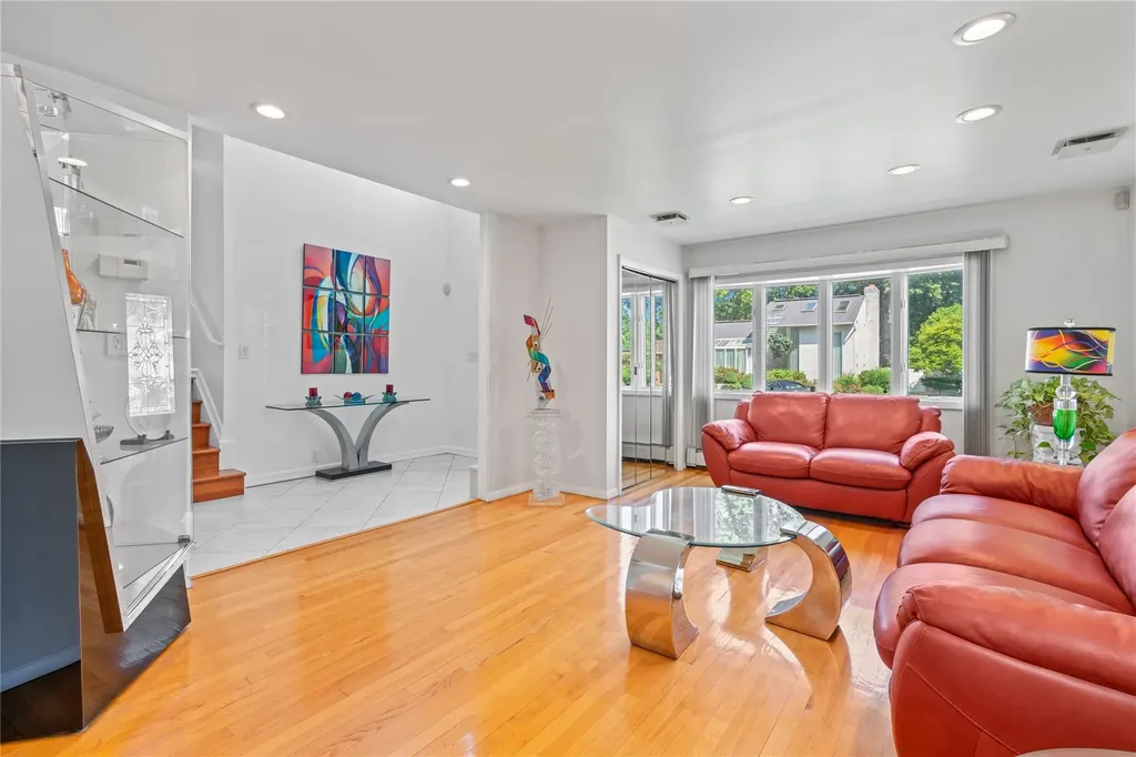128 Seaman Road Jericho NY 11753