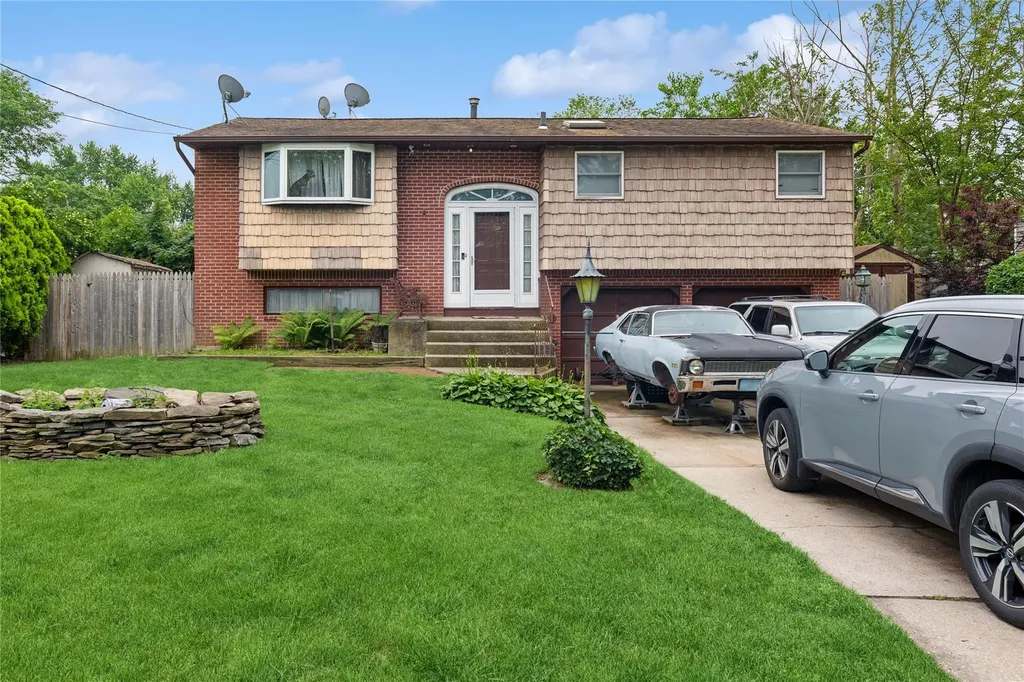 18 Berkeley Avenue Selden NY 11784