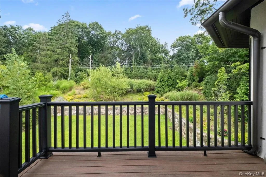 4 Locust Lane Scarsdale NY 10583