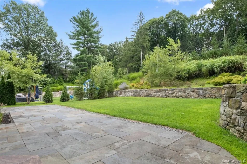 4 Locust Lane Scarsdale NY 10583