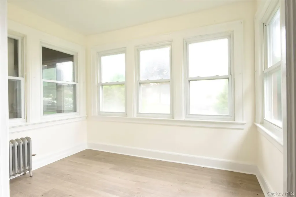 24 Parsons Drive Hempstead NY 11550