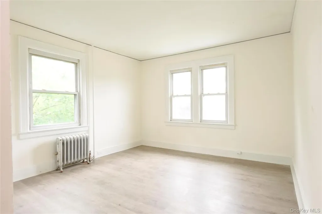 24 Parsons Drive Hempstead NY 11550