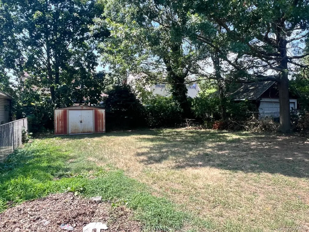 24 Parsons Drive Hempstead NY 11550