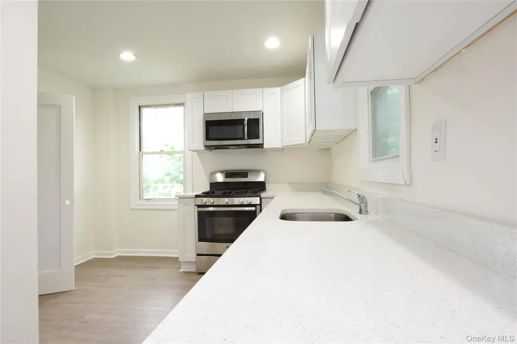 24 Parsons Drive Hempstead NY 11550