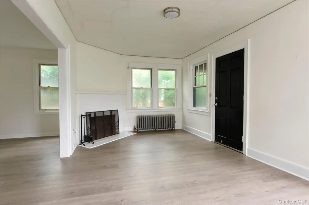 24 Parsons Drive Hempstead NY 11550