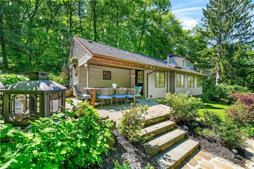 42 Raspberry Lane Carmel NY 10512