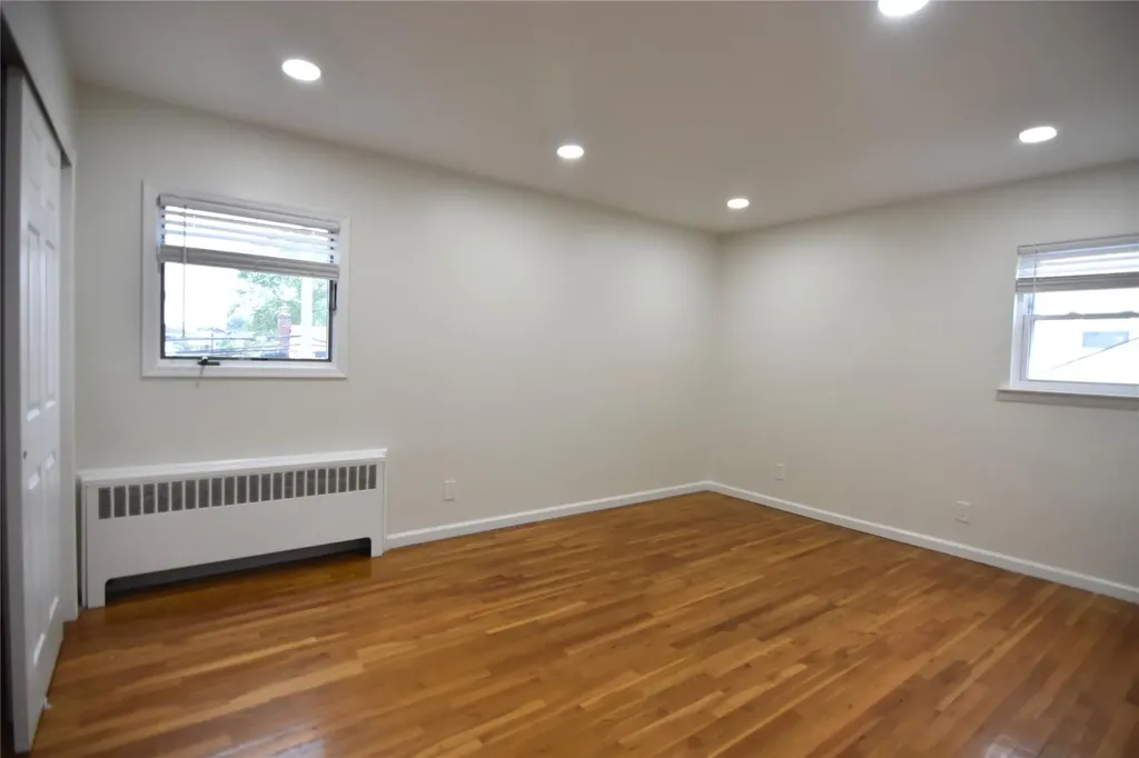 33 Sylvia Lane Plainview NY 11803