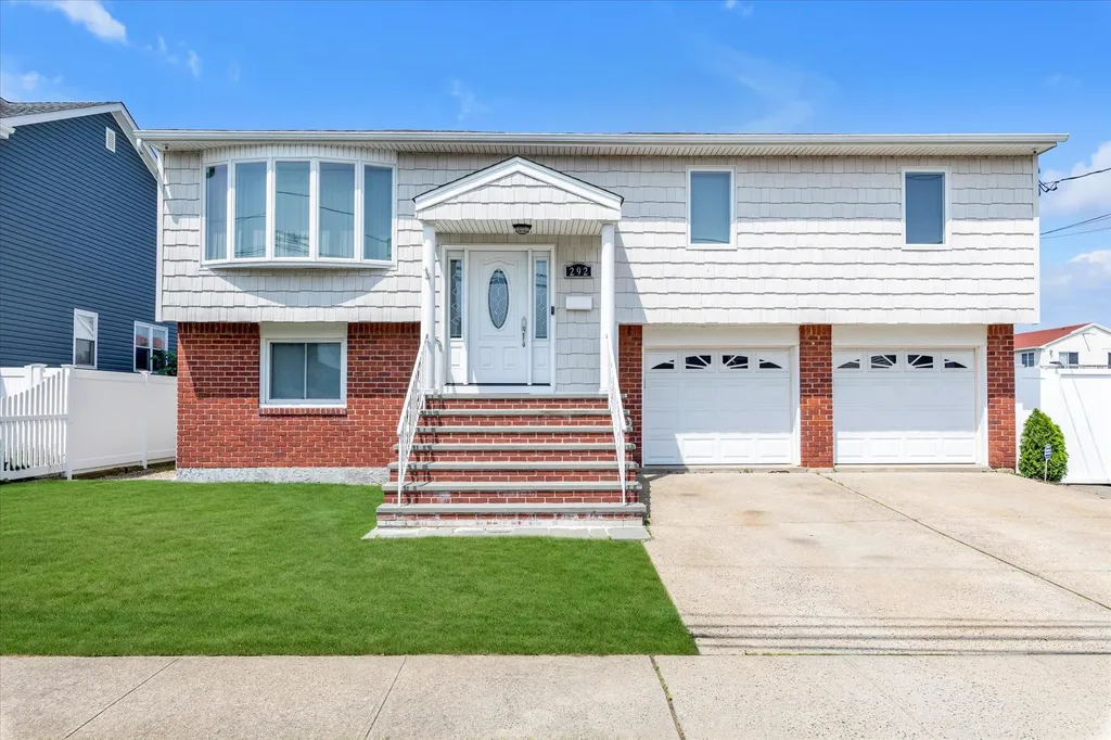 292 Arthur Street Freeport NY 11520