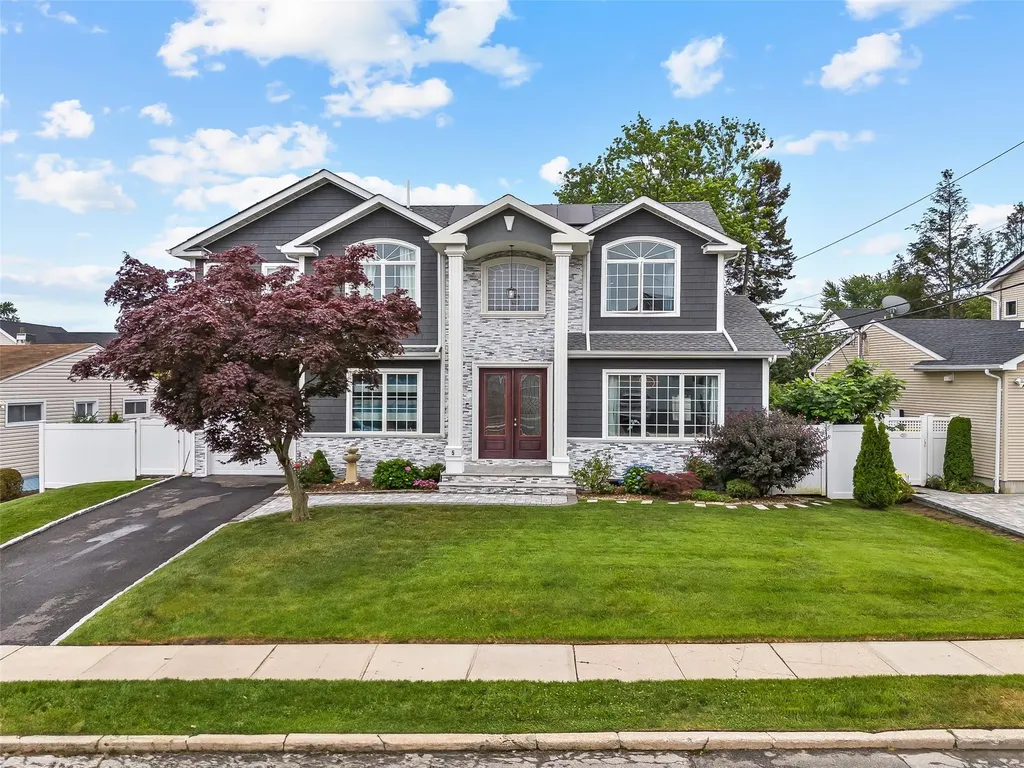 5 Vera Avenue Plainview NY 11803