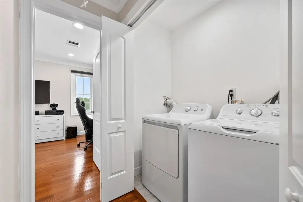 5 Vera Avenue Plainview NY 11803