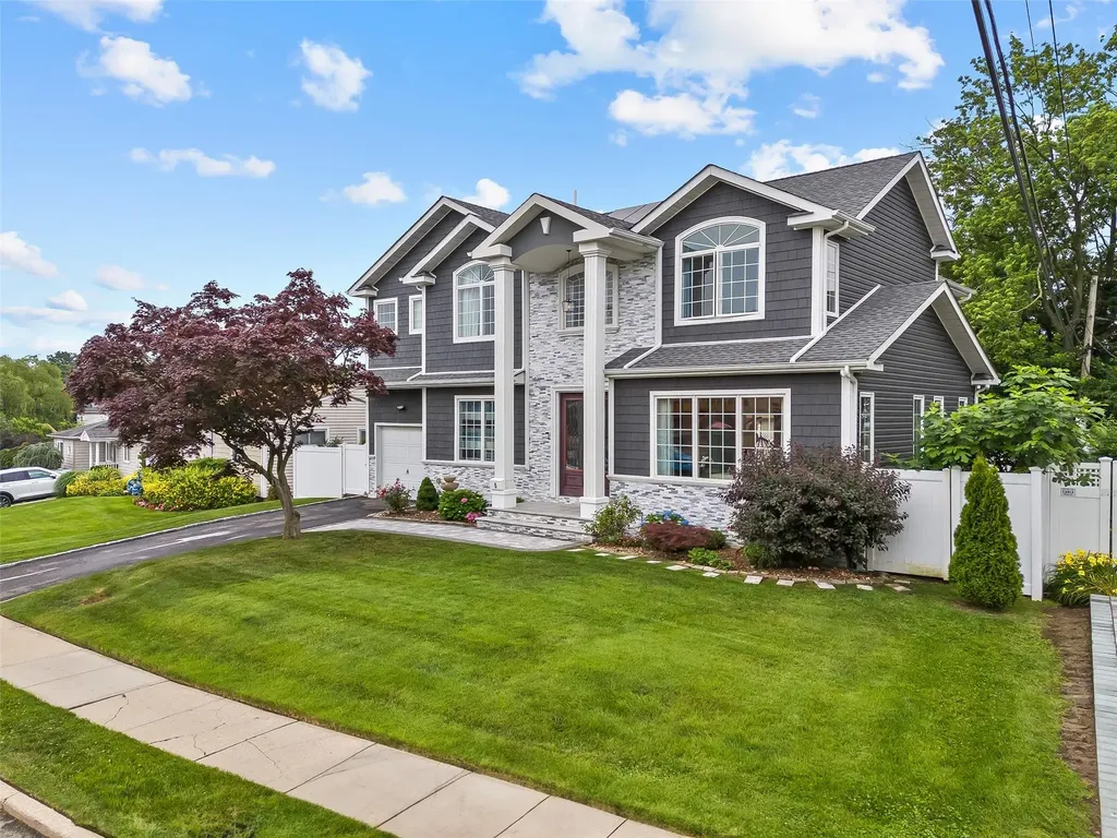 5 Vera Avenue Plainview NY 11803