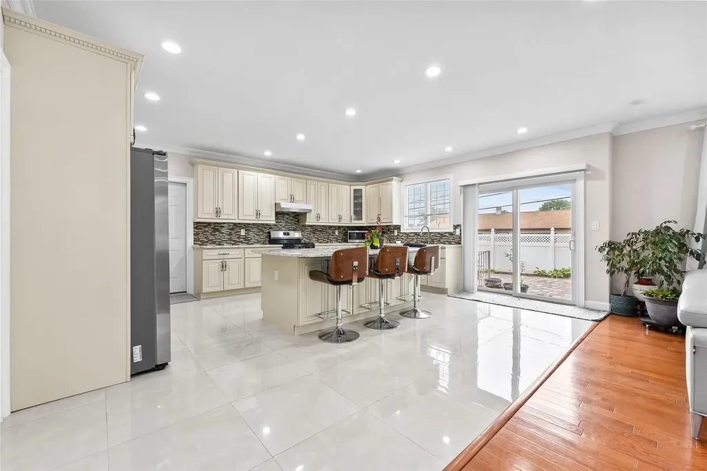 5 Vera Avenue Plainview NY 11803
