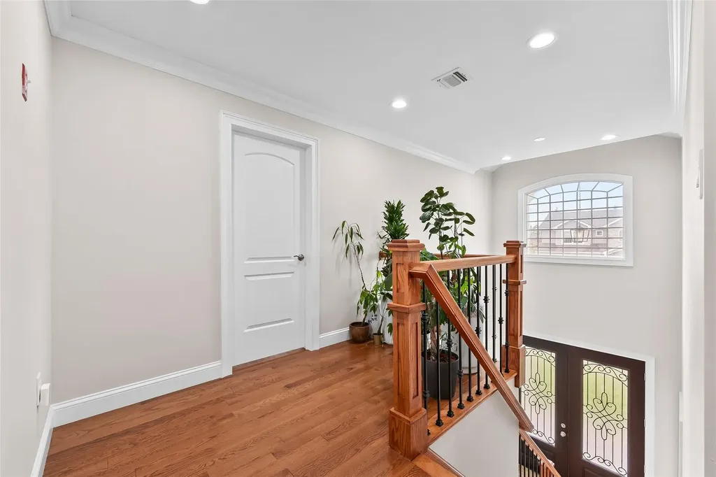 5 Vera Avenue Plainview NY 11803