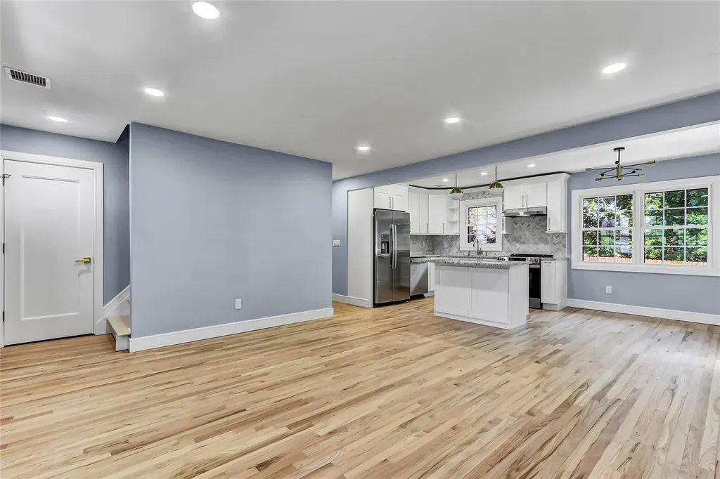 12 Hillside Road Deer Park NY 11729