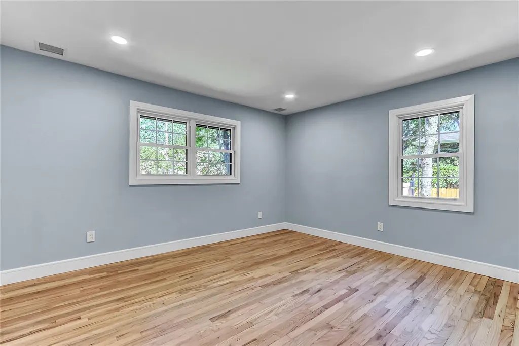 12 Hillside Road Deer Park NY 11729