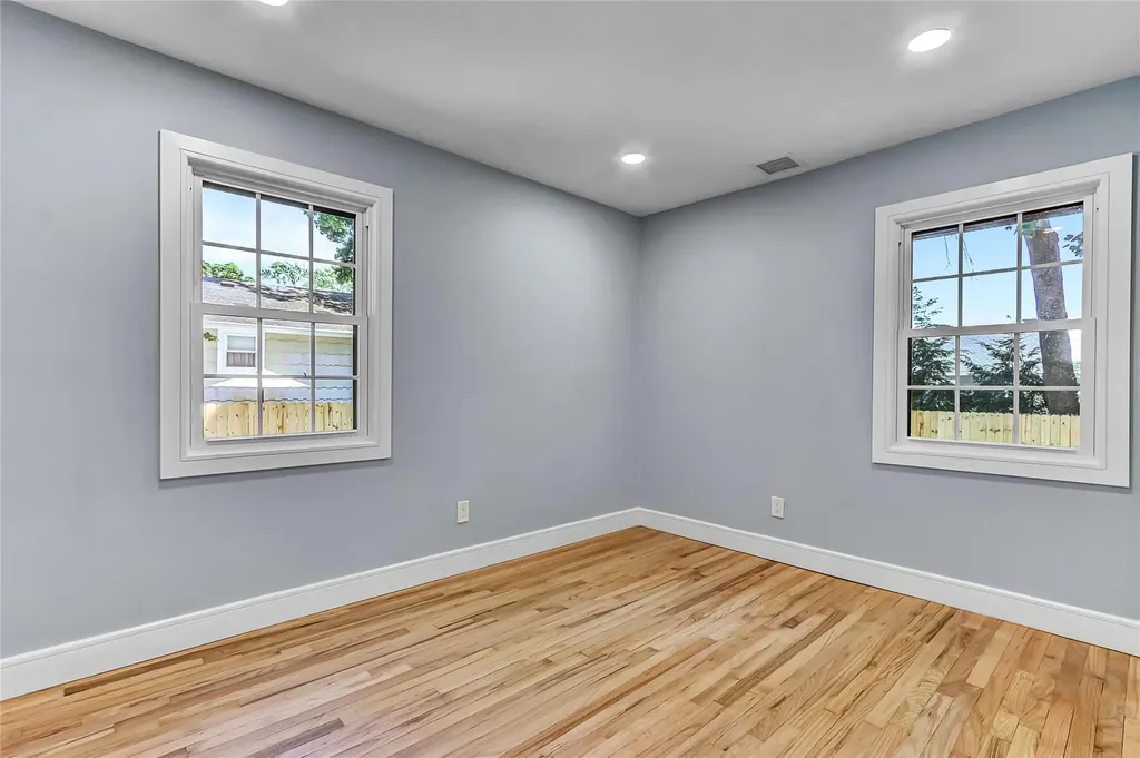 12 Hillside Road Deer Park NY 11729
