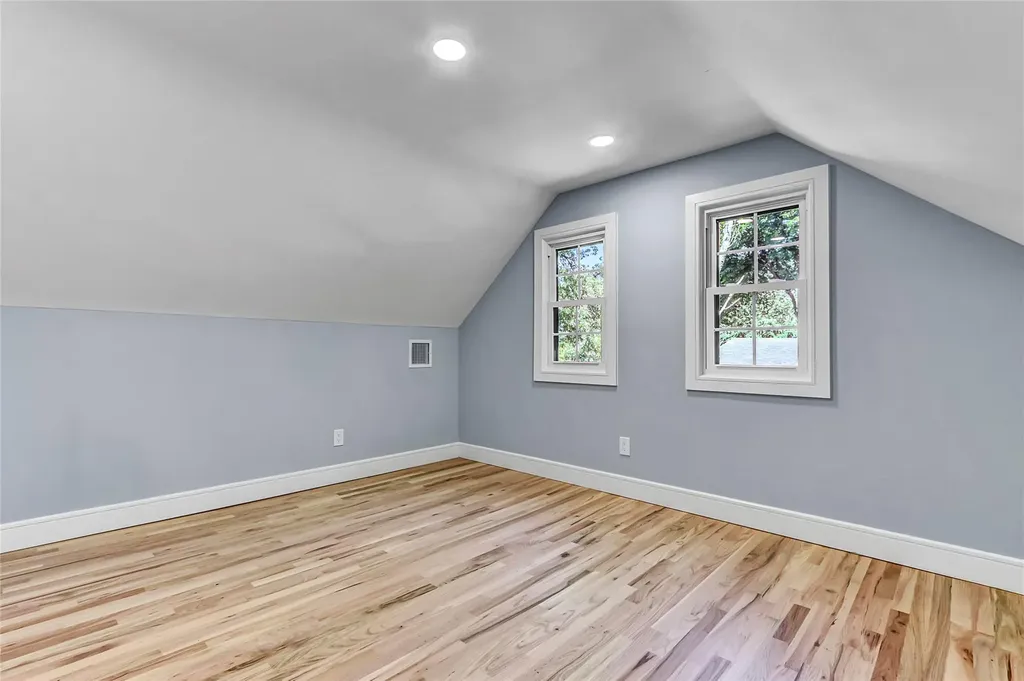 12 Hillside Road Deer Park NY 11729