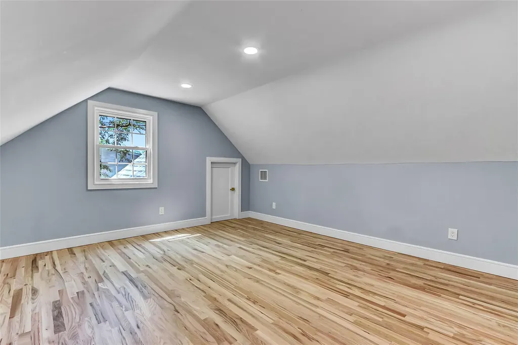 12 Hillside Road Deer Park NY 11729