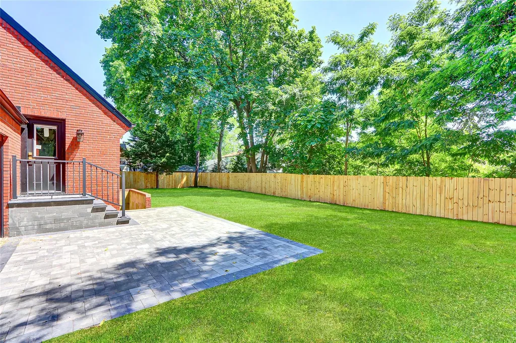 12 Hillside Road Deer Park NY 11729
