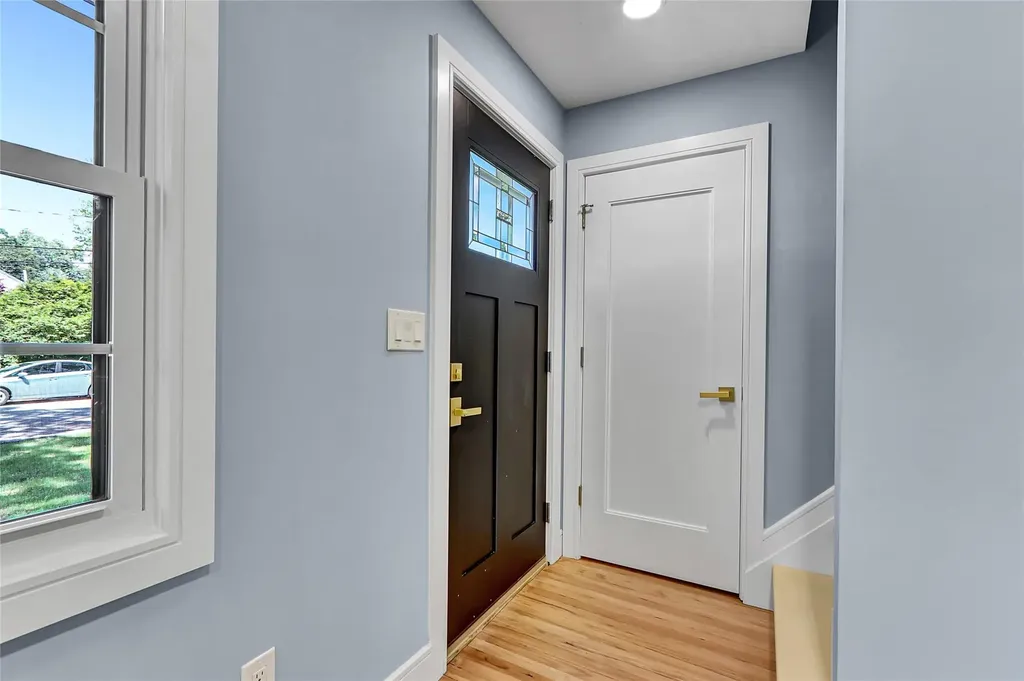 12 Hillside Road Deer Park NY 11729