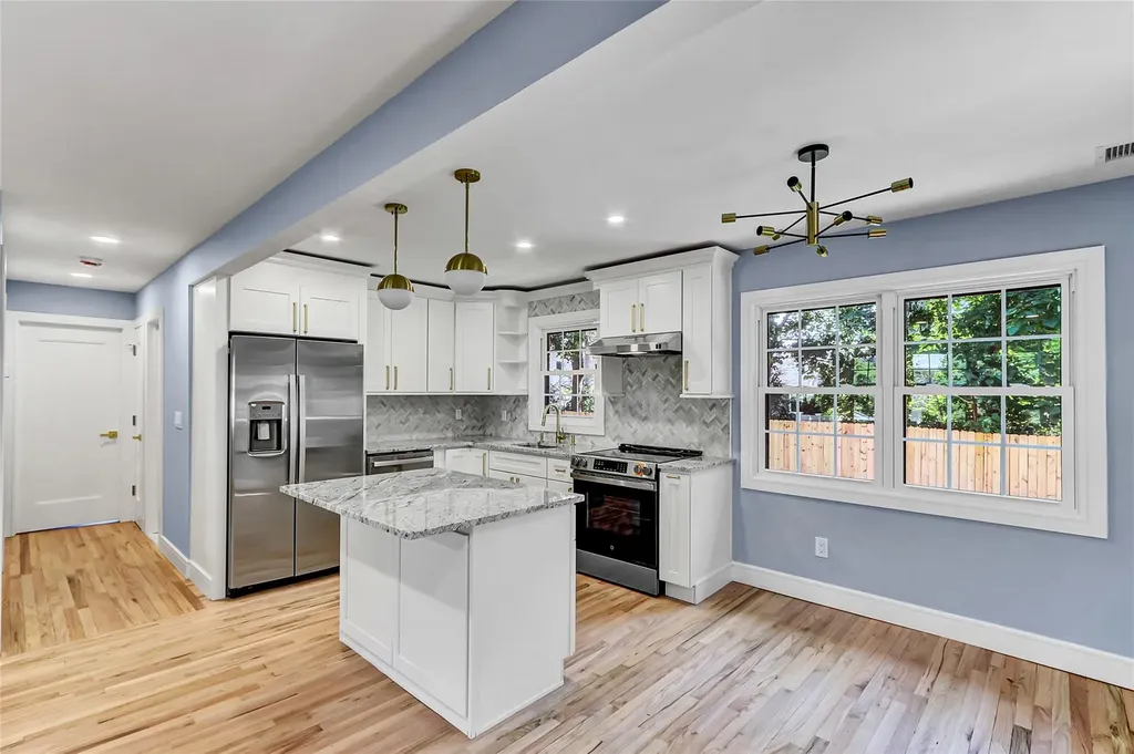 12 Hillside Road Deer Park NY 11729