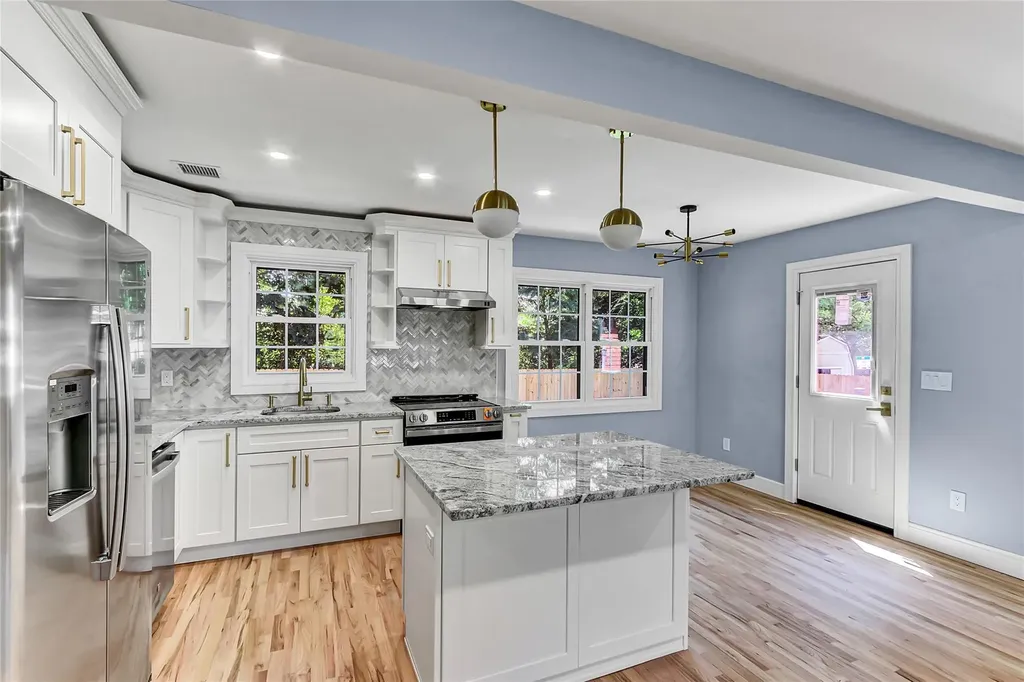 12 Hillside Road Deer Park NY 11729