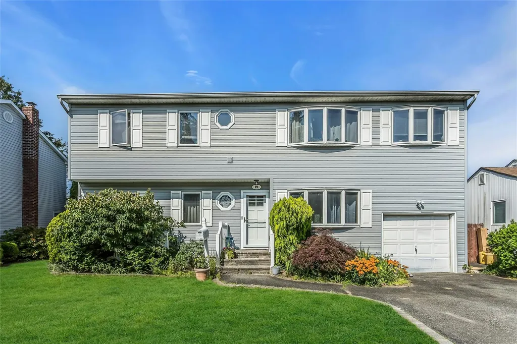 20 Wensley Road Plainview NY 11803