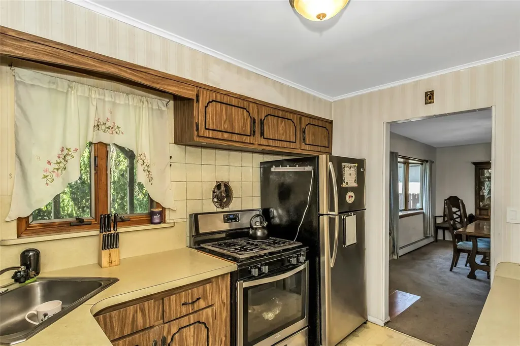 20 Wensley Road Plainview NY 11803