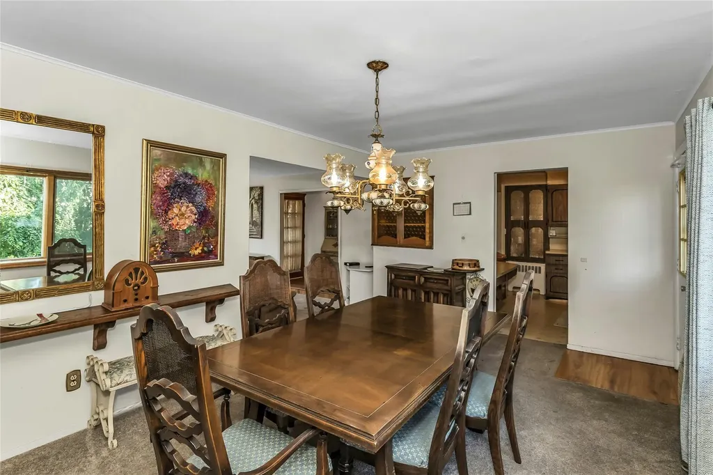 20 Wensley Road Plainview NY 11803