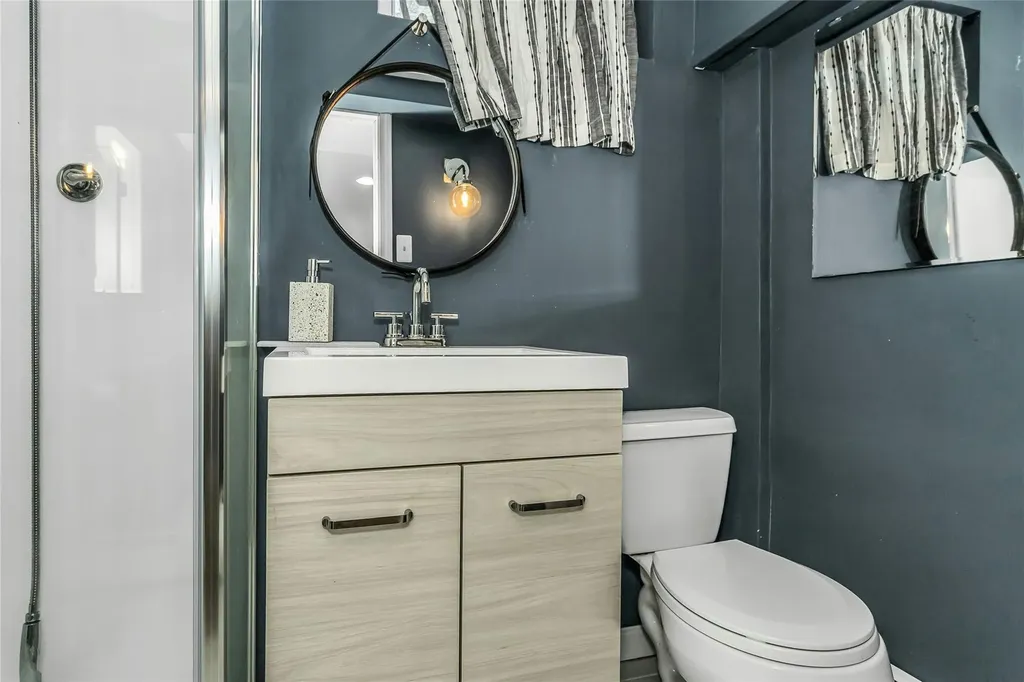 20 Wensley Road Plainview NY 11803