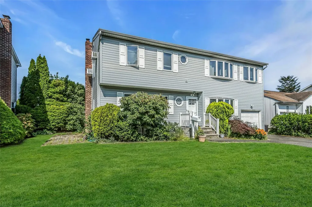 20 Wensley Road Plainview NY 11803